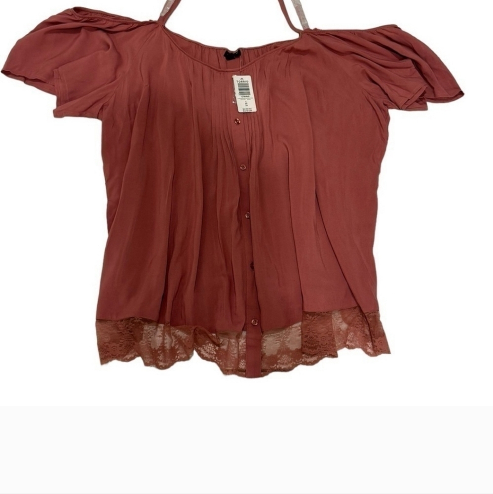 TORRID Dusty Rose Challis Cold Shoulder Button Blouse Size 4/4X NWT